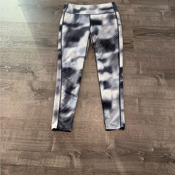 Athleta High-Rise Leggings Yoga essentials - Picture 1 of 5